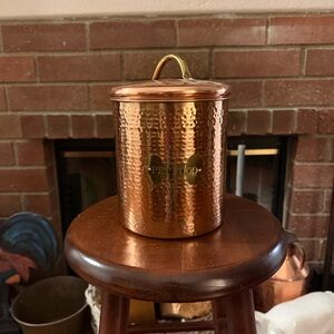 Amici Pet Copper Spaniel Treats Canister 104 Ounce Capacity